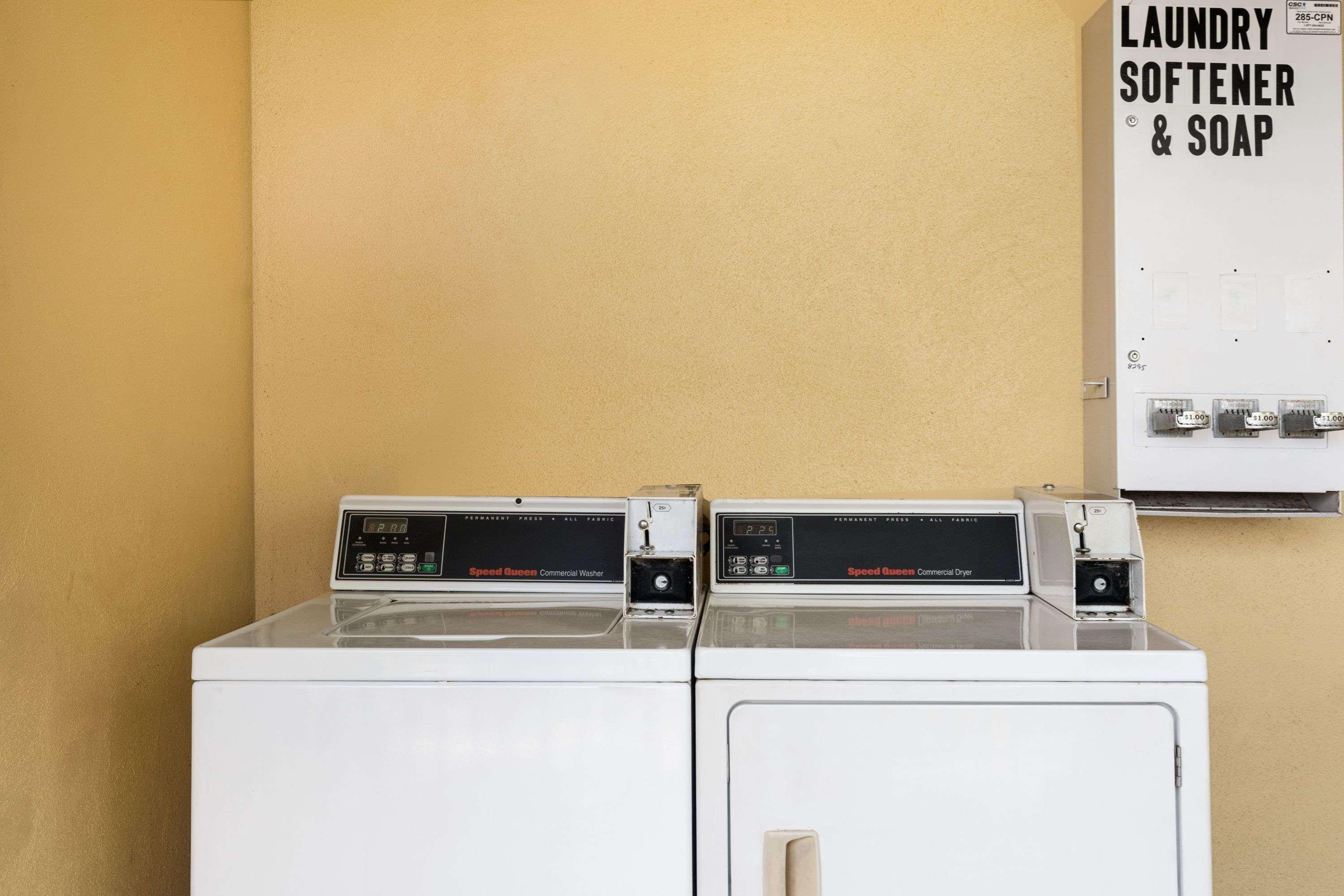 Super 8 By Wyndham Ormond Beach Eksteriør billede